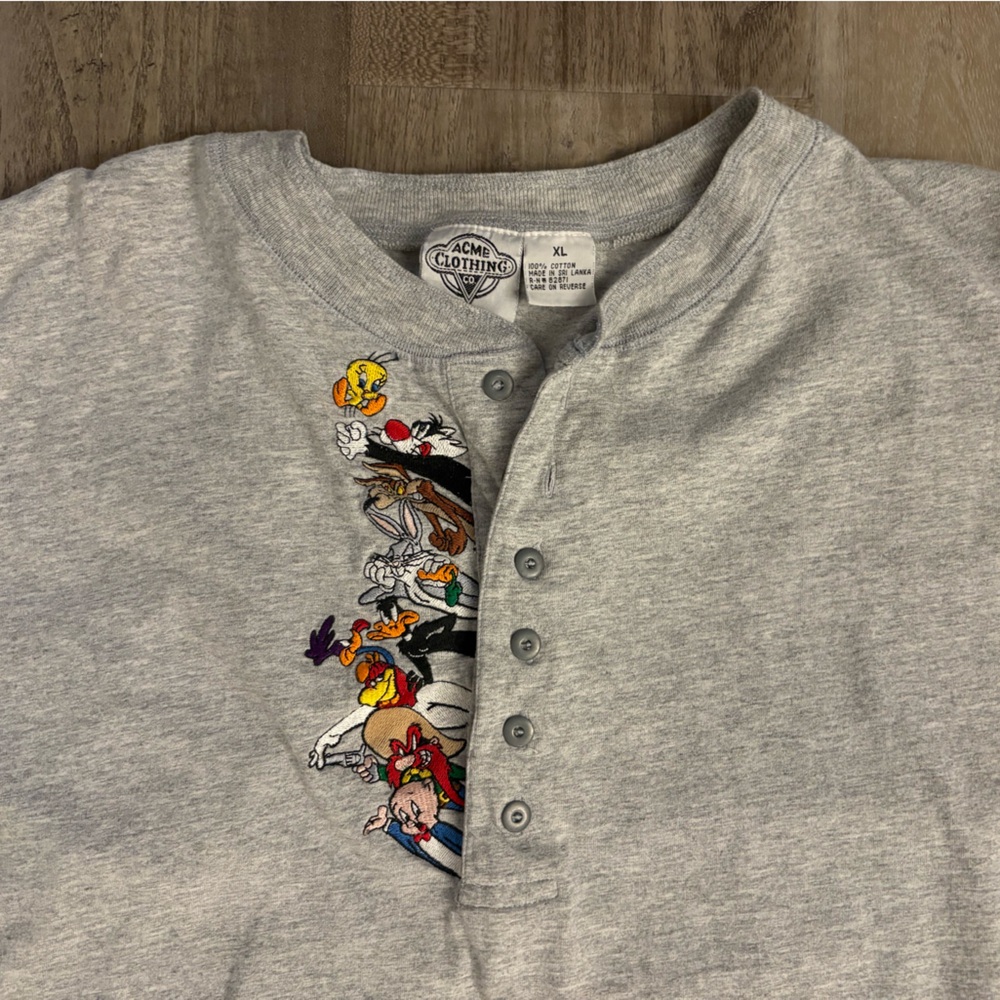 Vintage 90s Looney Tunes Embroidered Henley Shirt Bugs Bunny Tweety XL - Picture 2 of 7